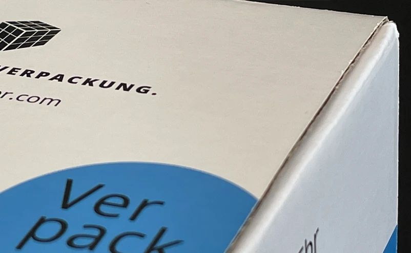 Kraftliner weiß kaschiert auf weiße E-Welle